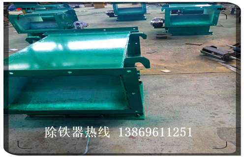 管道式永磁自動(dòng)除鐵器，管道式永磁自動(dòng)除鐵器方案_遠(yuǎn)力管道式永磁自動(dòng)除鐵器方案12000高斯 可定制工作原理_安裝示意圖